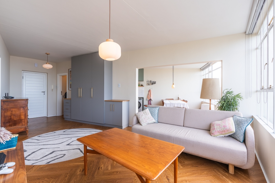 1 Bedroom Property for Sale in Vredehoek Western Cape